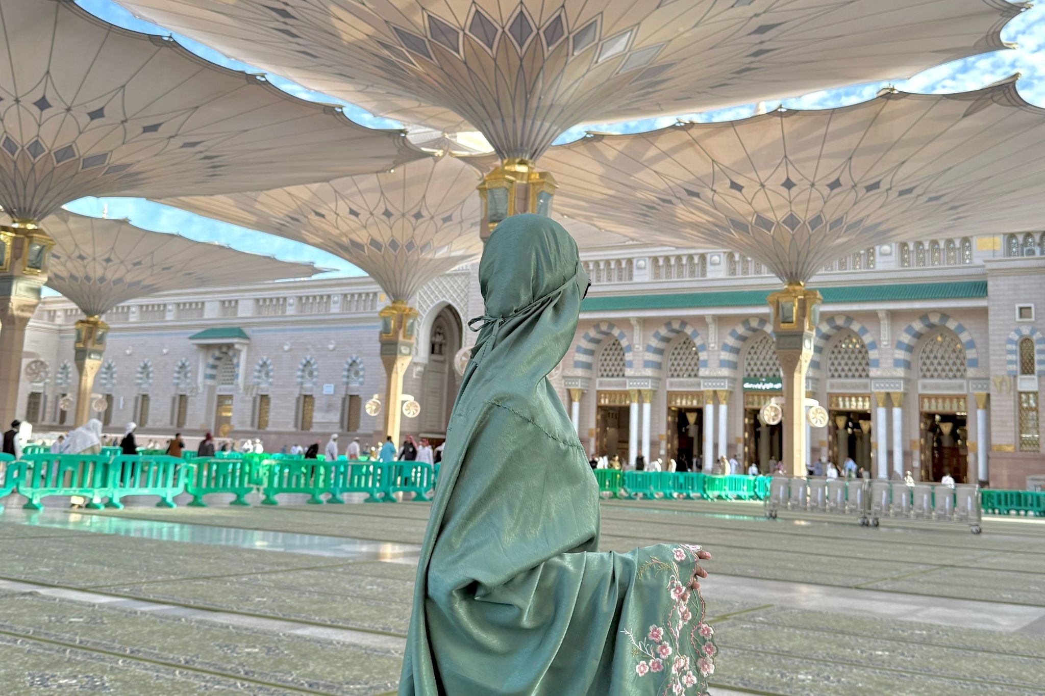 Prayer Cloth & Abayas