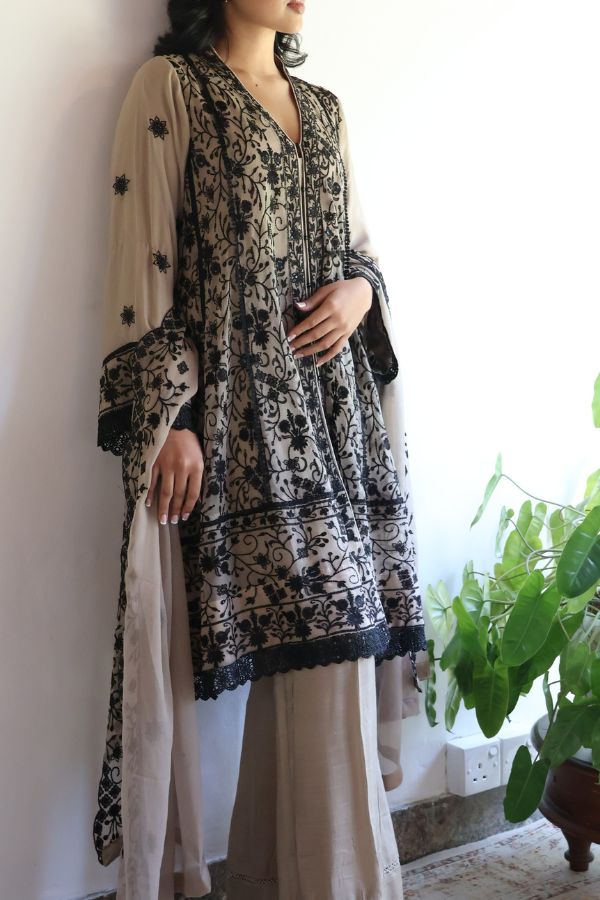 Short Freya 3 Piece Set - Black & Beige