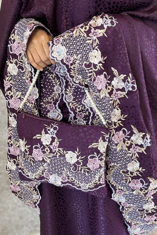 Maxi Floral Prayer Cloth - Aubergine