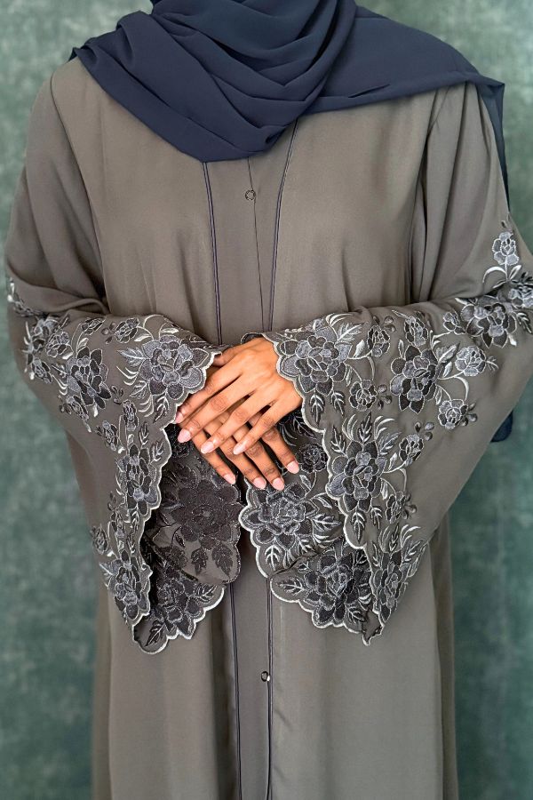 Nisa Abaya Gray